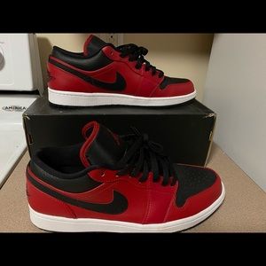 🔥Nike jordan 1 low🔥 size 11‼️ Excellent condition ☑️
